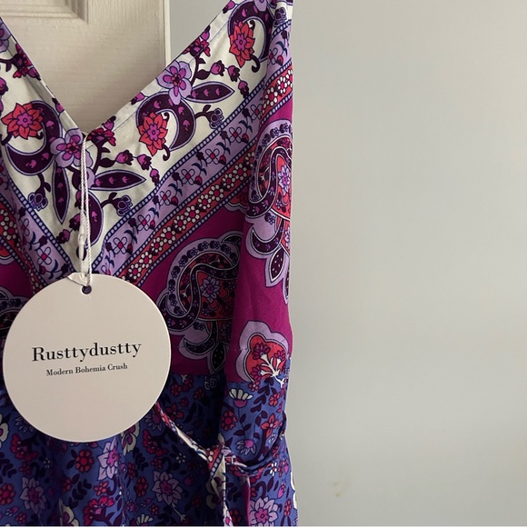 Boho, summer dress! Light material.Dress has a waist tie for a more fitted look - Picture 2 of 4